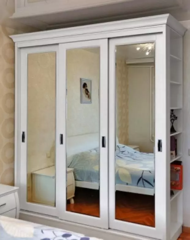 Корпусный шкаф купе, массив дерева, K250