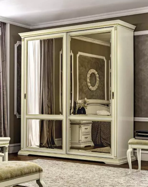 Корпусной шкаф из элитной коллекции для спальни, K70